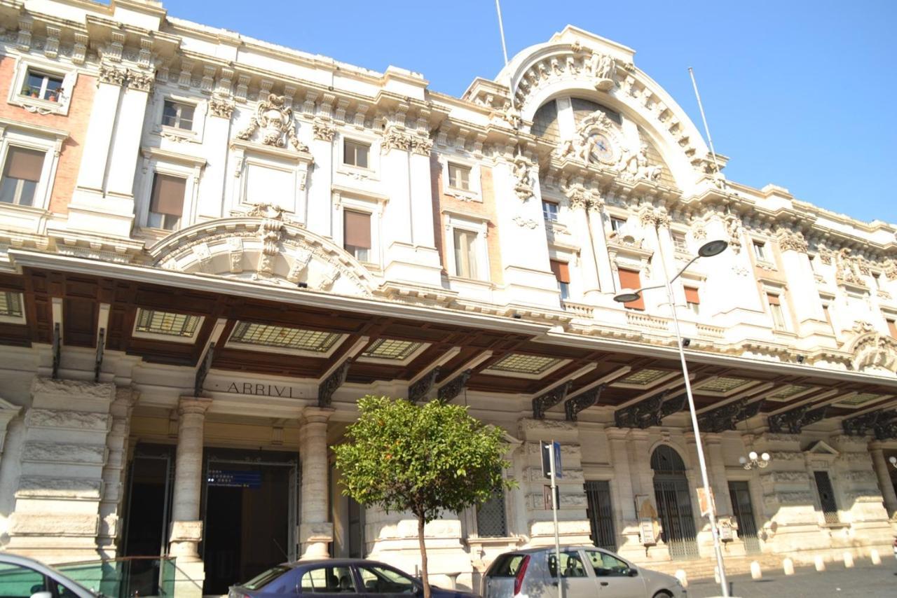 2 Passi A Napoli Bed & Breakfast Bagian luar foto