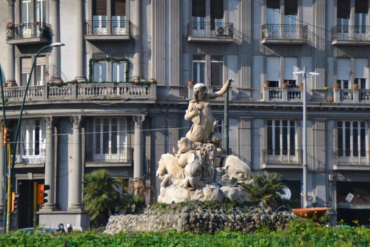 2 Passi A Napoli Bed & Breakfast Bagian luar foto