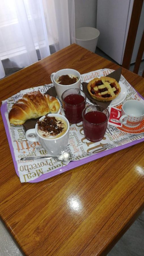 2 Passi A Napoli Bed & Breakfast Bagian luar foto