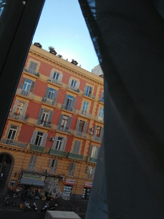 2 Passi A Napoli Bed & Breakfast Bagian luar foto