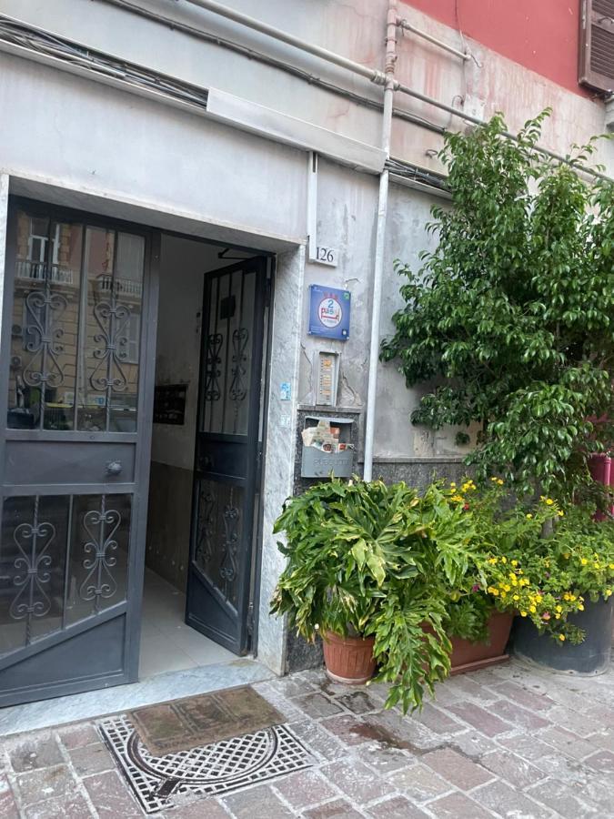 2 Passi A Napoli Bed & Breakfast Bagian luar foto